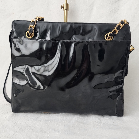Auth Chanel Patent Leather Tote Bag - Picture 3 of 13